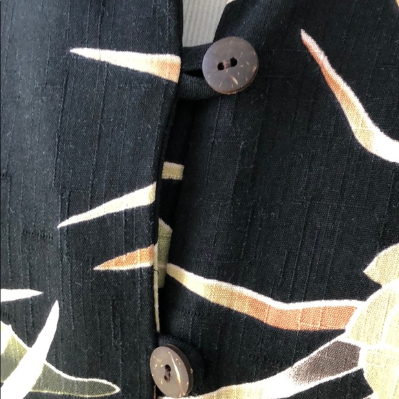 hilo hattie collared button down top - Picture 4 of 6